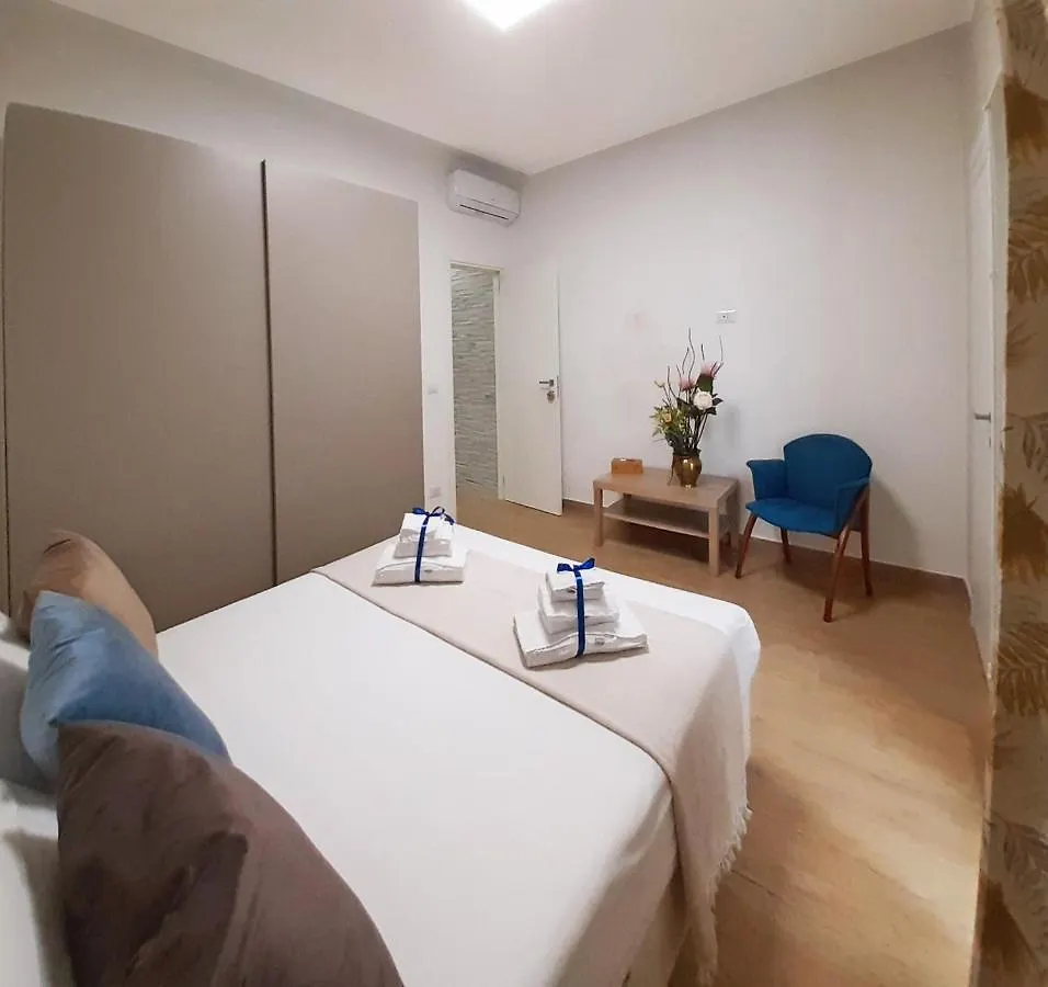 Regina Anna Home Bari Itália